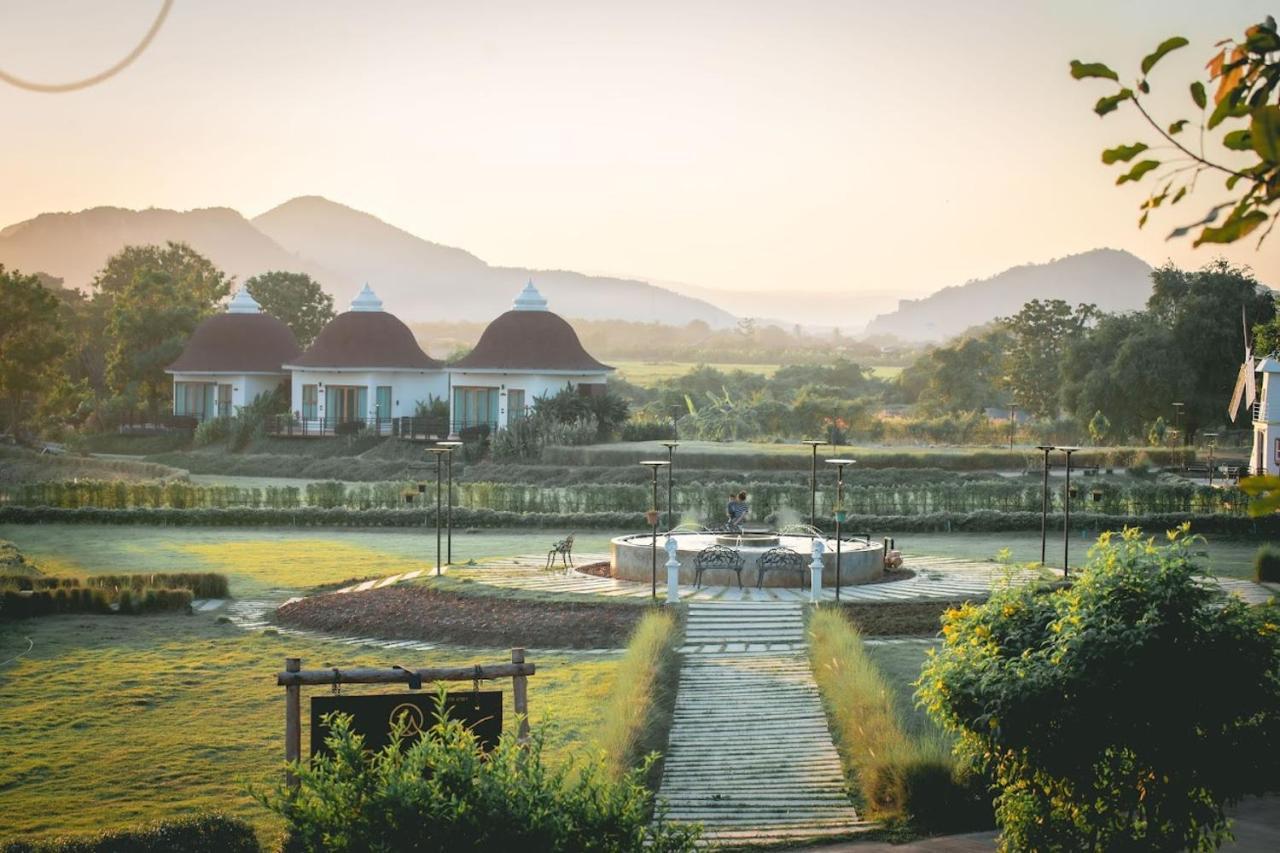 De Mala Hotell Sukhothai Exteriör bild