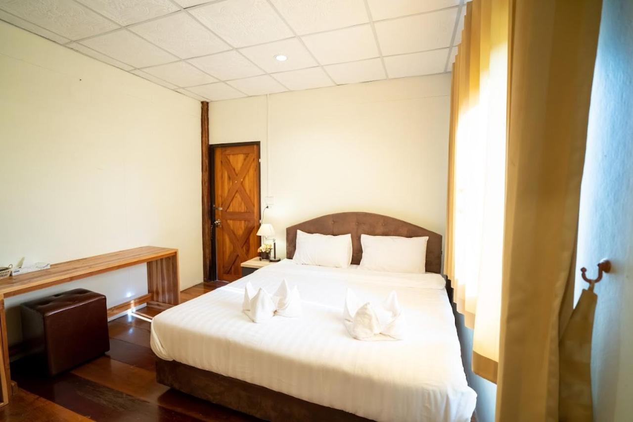 De Mala Hotell Sukhothai Exteriör bild